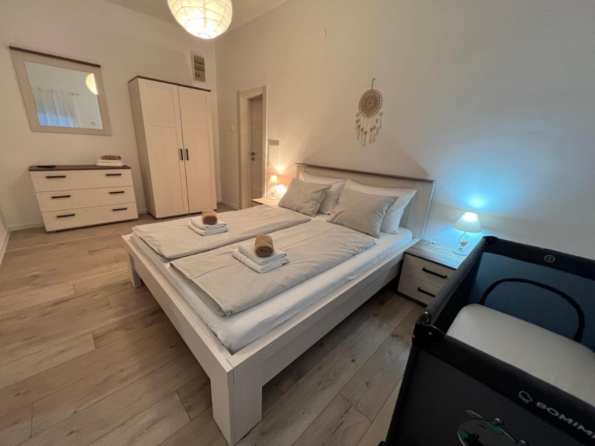 Kaala Apartments Supetarska Draga Kültér fotó